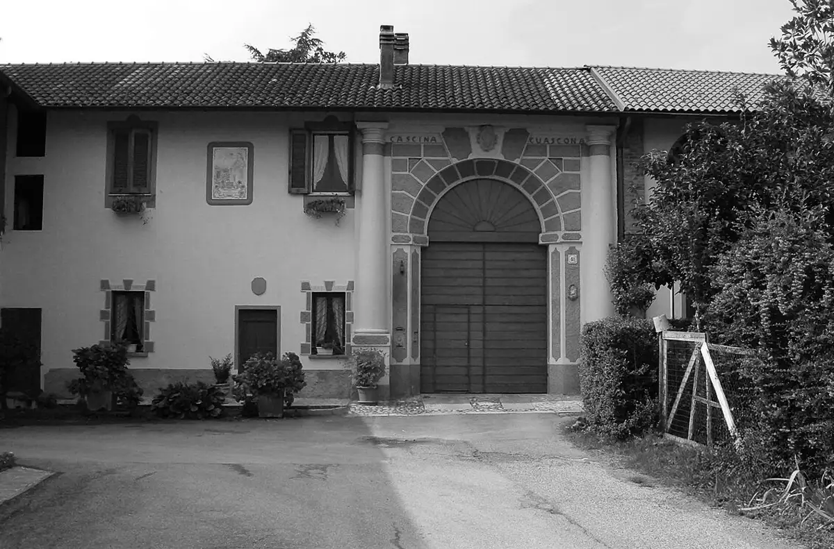 Quando i vincoli valgono solo per alcuni: un cortocircuito istituzionale