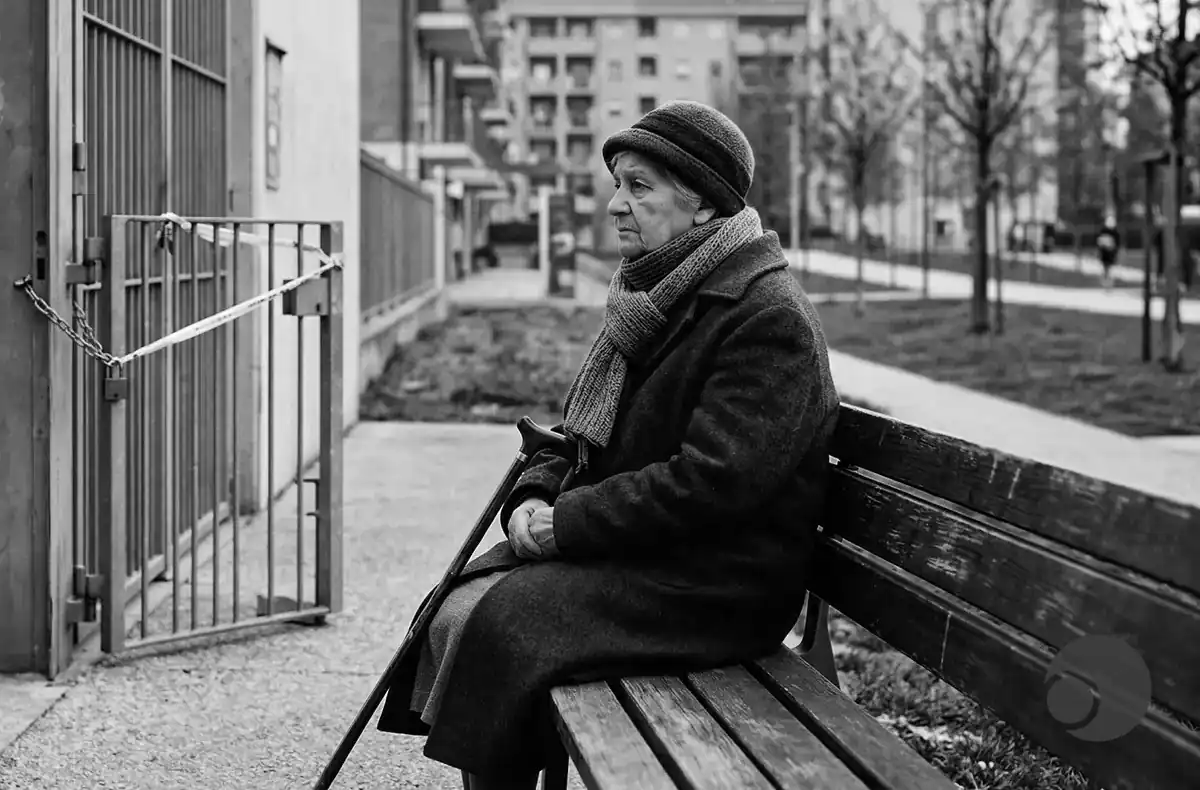 Anziani e socialità: una città che dimentica