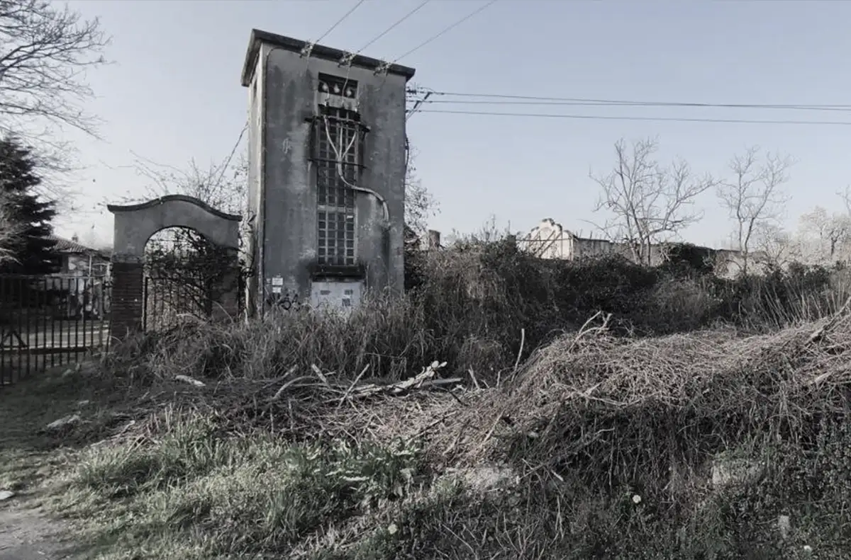 Cascina Assiano: una situazione di degrado che interpella le responsabilità pubbliche