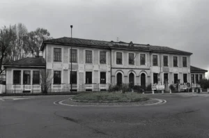 Perché la scuola di Muggiano non viene riqualificata: come vengono scelti gli interventi a Milano